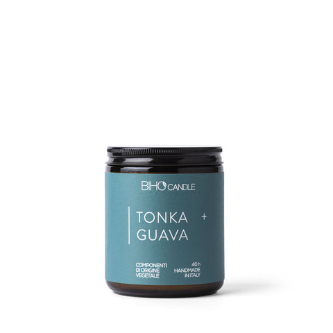 Tonka + Guava – Candela profumata in vetro con tappo in alluminio