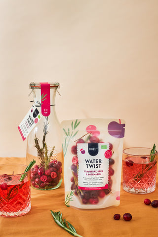 Pineut caraffa acqua aromatizzata ciliegia frutti di bosco rosmarino bio