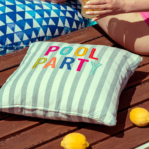 FEDERA CUSCINO QUADRATO CON RICAMO "POOL PARTY"