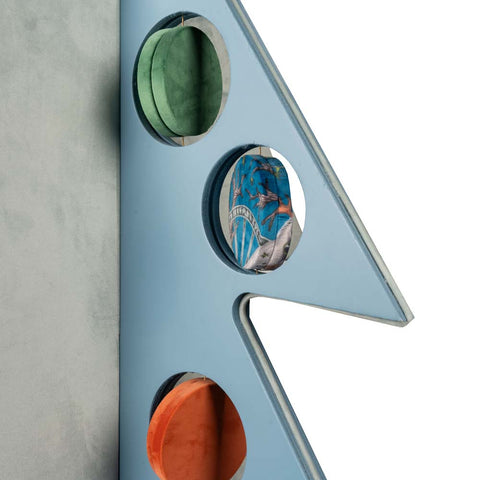 Sapin de 150 cm avec boules en bois laqué et velours bleu poudré