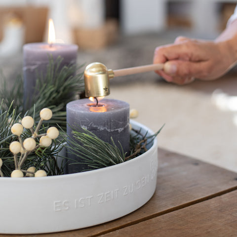 Spegni candela in legno e metallo dorato Räder